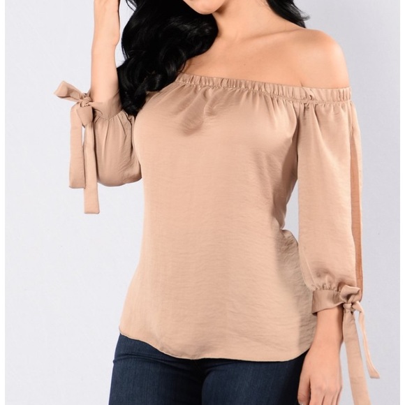 Tops - Off the shoulder top in size large